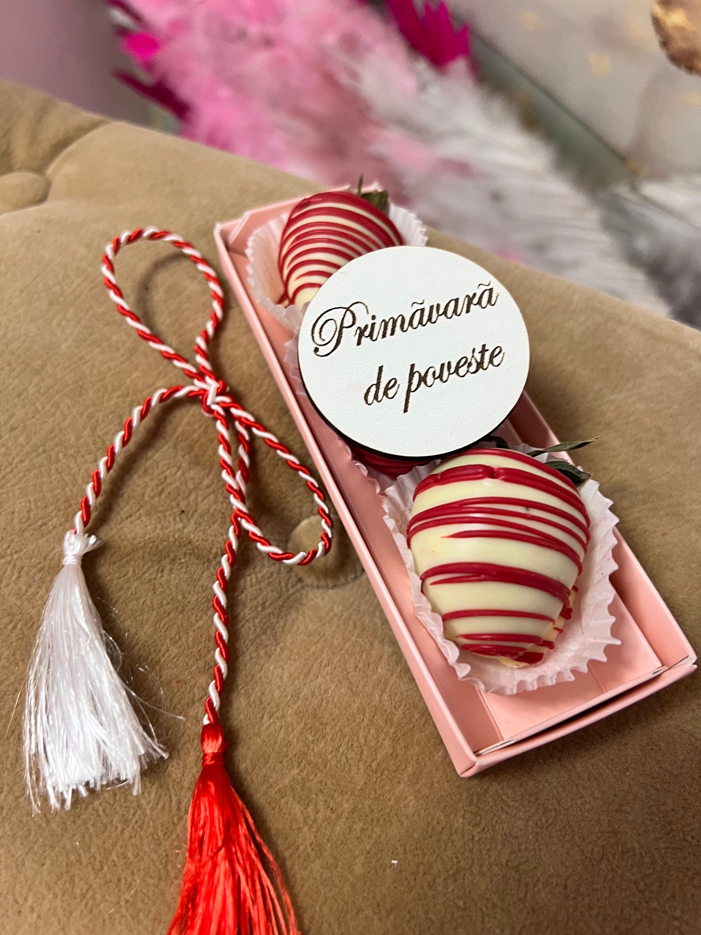 Martisor cu figurina