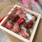 Martisor 9 capsuni cu figurine